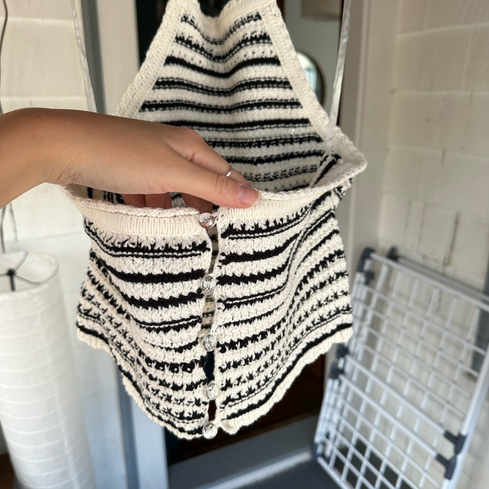 NWOT crochet crop top size Small - Picture 2 of 3